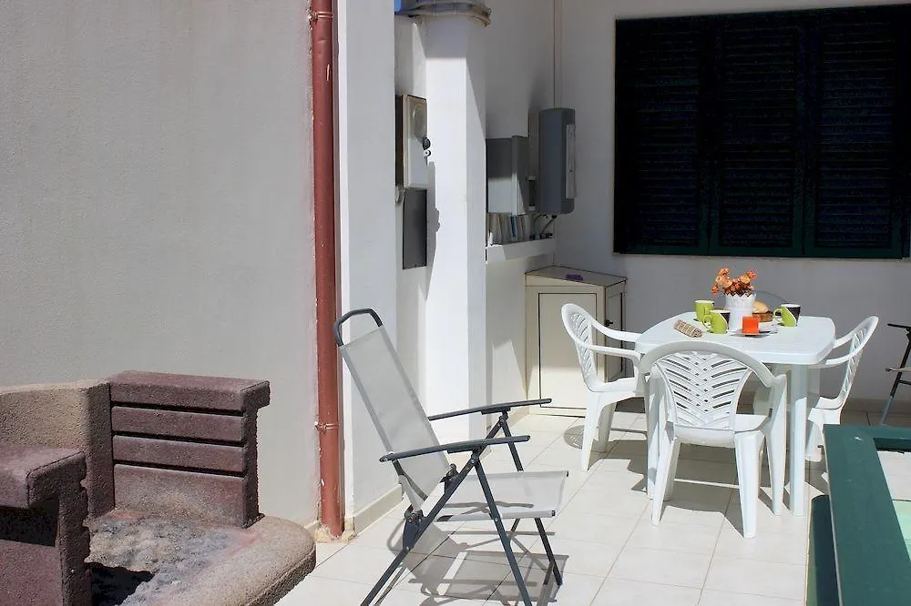 Mareinsicilia: Appartamenti Del Melo Marina di Ragusa Apartamento