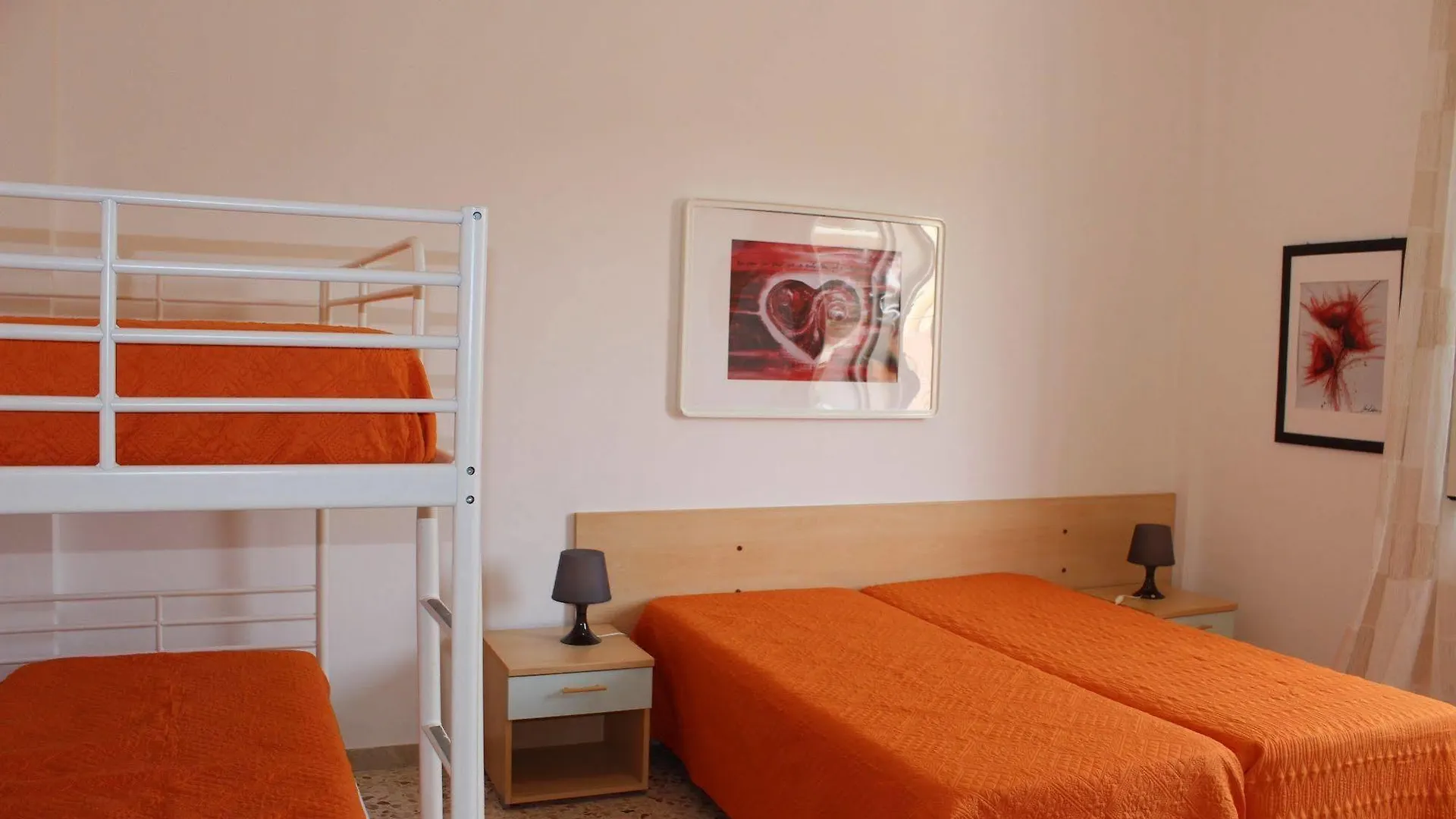Apartamento Mareinsicilia: Appartamenti Del Melo Marina di Ragusa