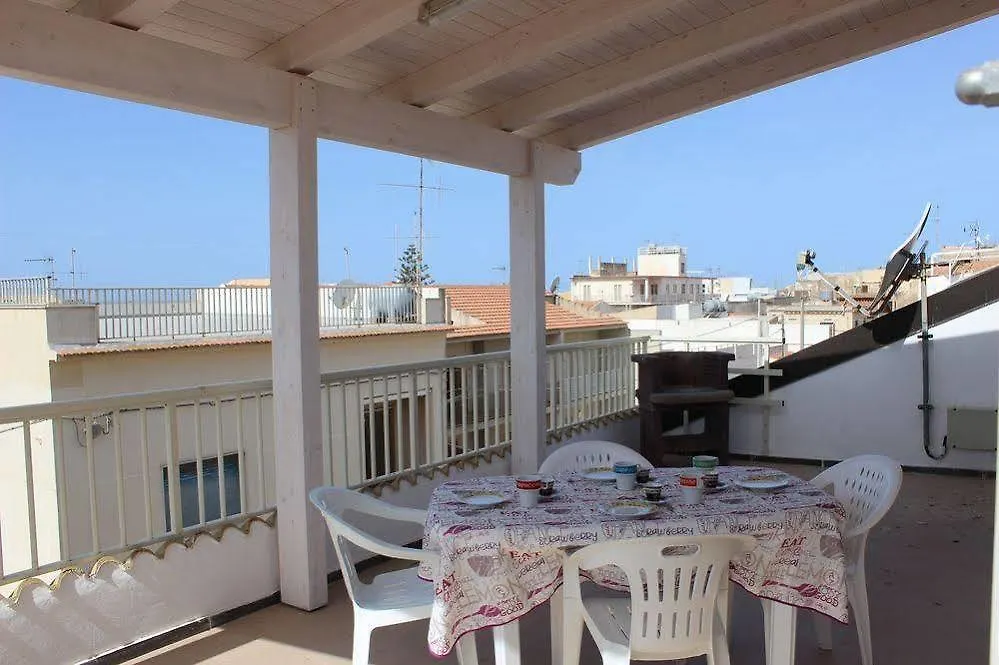 Mareinsicilia: Appartamenti Del Melo Marina di Ragusa Itália
