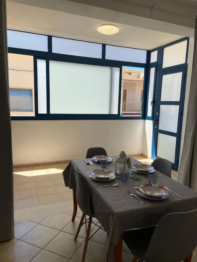 Mareinsicilia: Appartamenti Del Melo Marina di Ragusa Apartamento